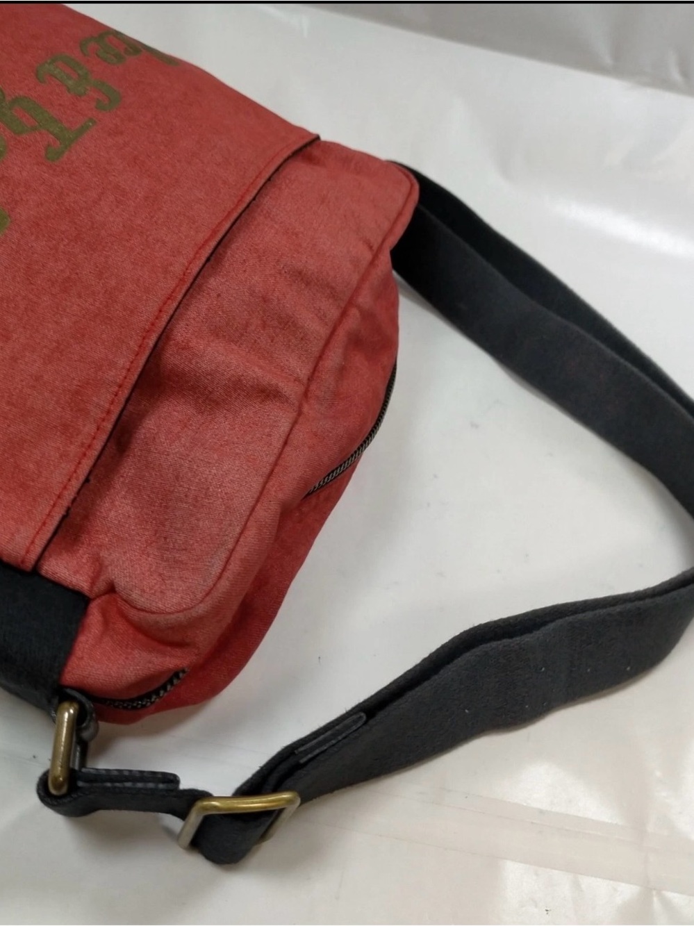 Dolce & Gabbana Red Shoulder Bag with Gold Logo and Italian Stripe - Picture 9 of 14